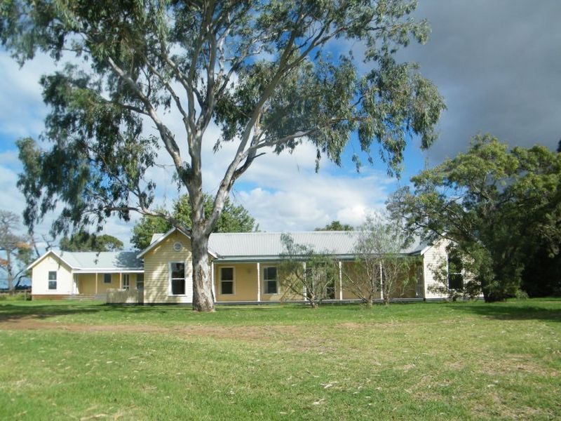 200 Officer South Road, Officer South VIC 3809, Image 0