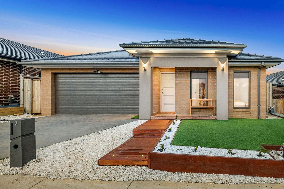 4 bedrooms House in 7 Nairn Drive ARMSTRONG CREEK VIC, 3217