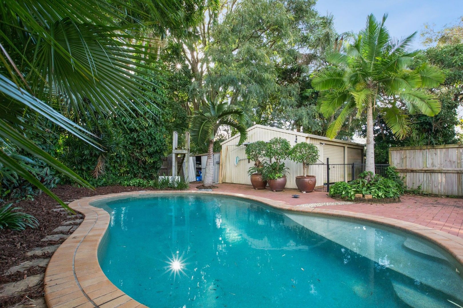 5 bedrooms House in 209 Mill Street REDLAND BAY QLD, 4165