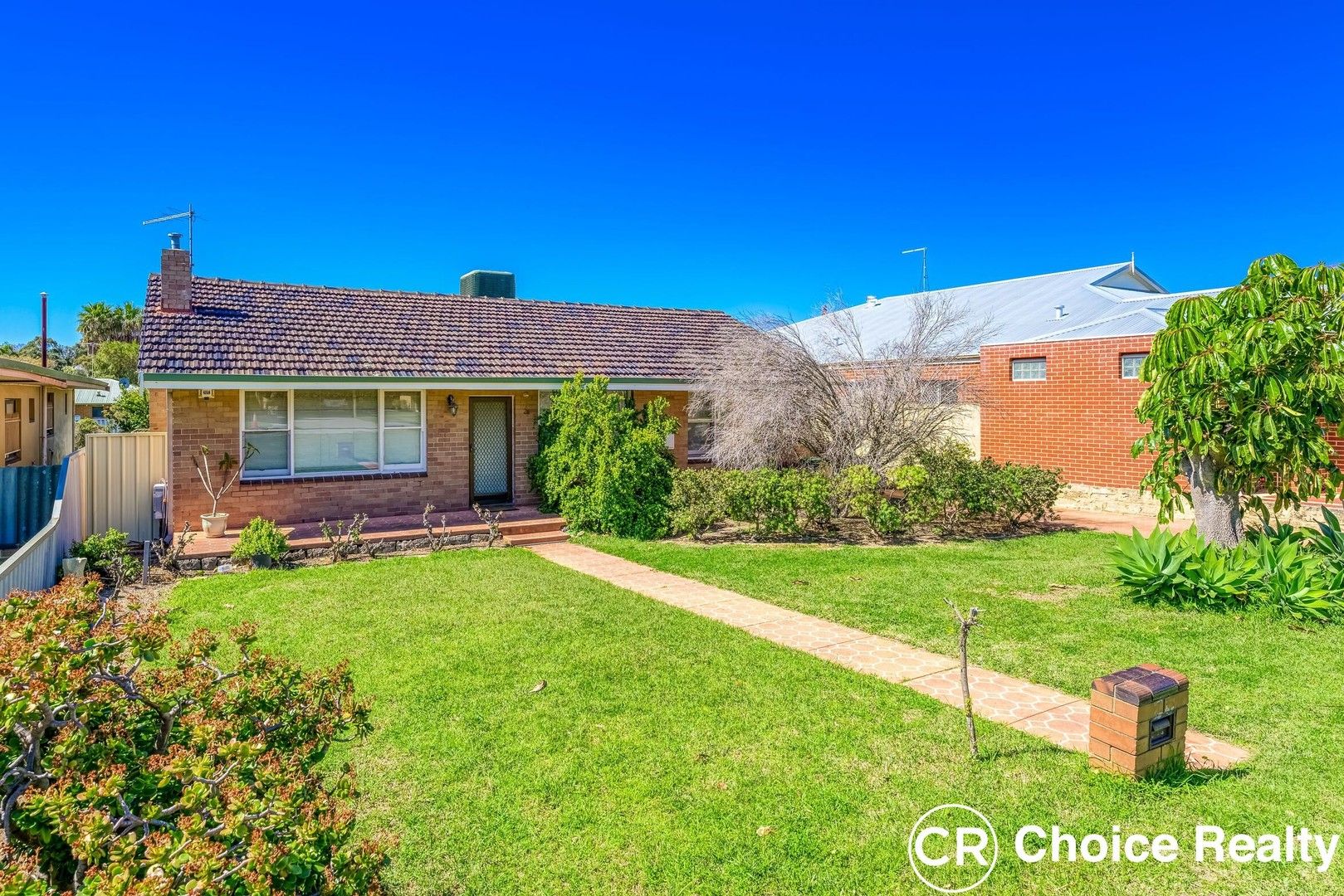 3 bedrooms House in 26 Frederick Road HAMILTON HILL WA, 6163