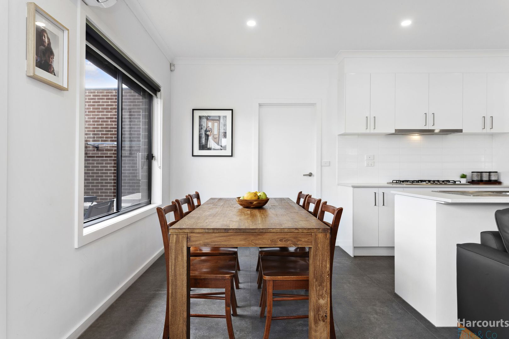 1/14 Viviennes Terrace, Wollert VIC 3750, Image 2