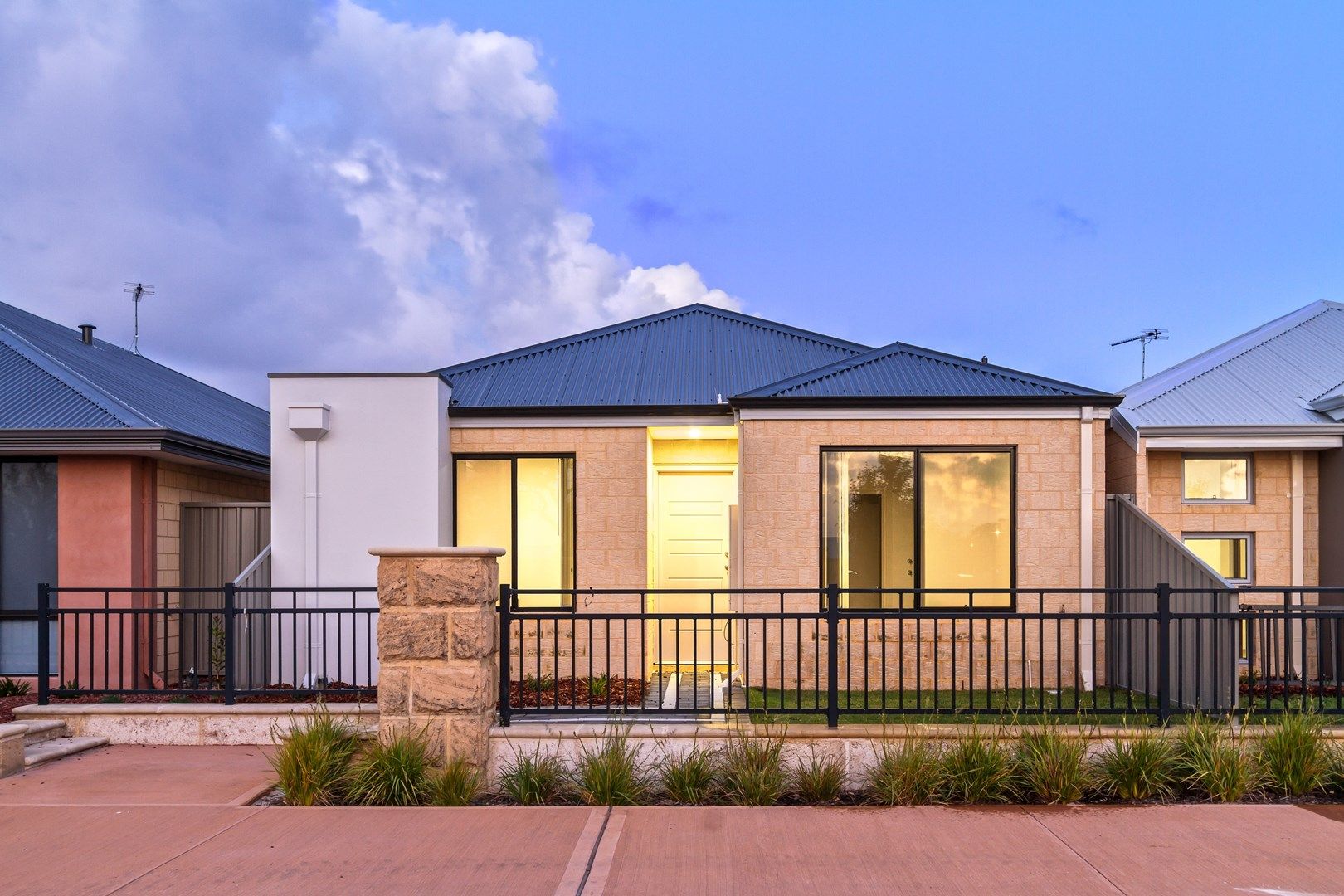 4/2 Mackerel Avenue, Kealy WA 6280, Image 0