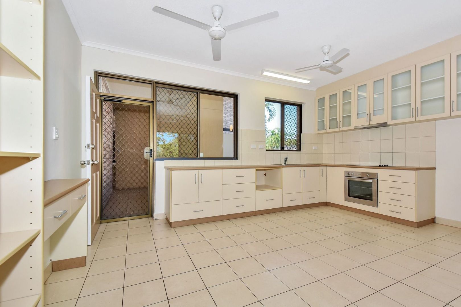 5/8-10 Jacaranda Avenue, Nightcliff NT 0810, Image 2