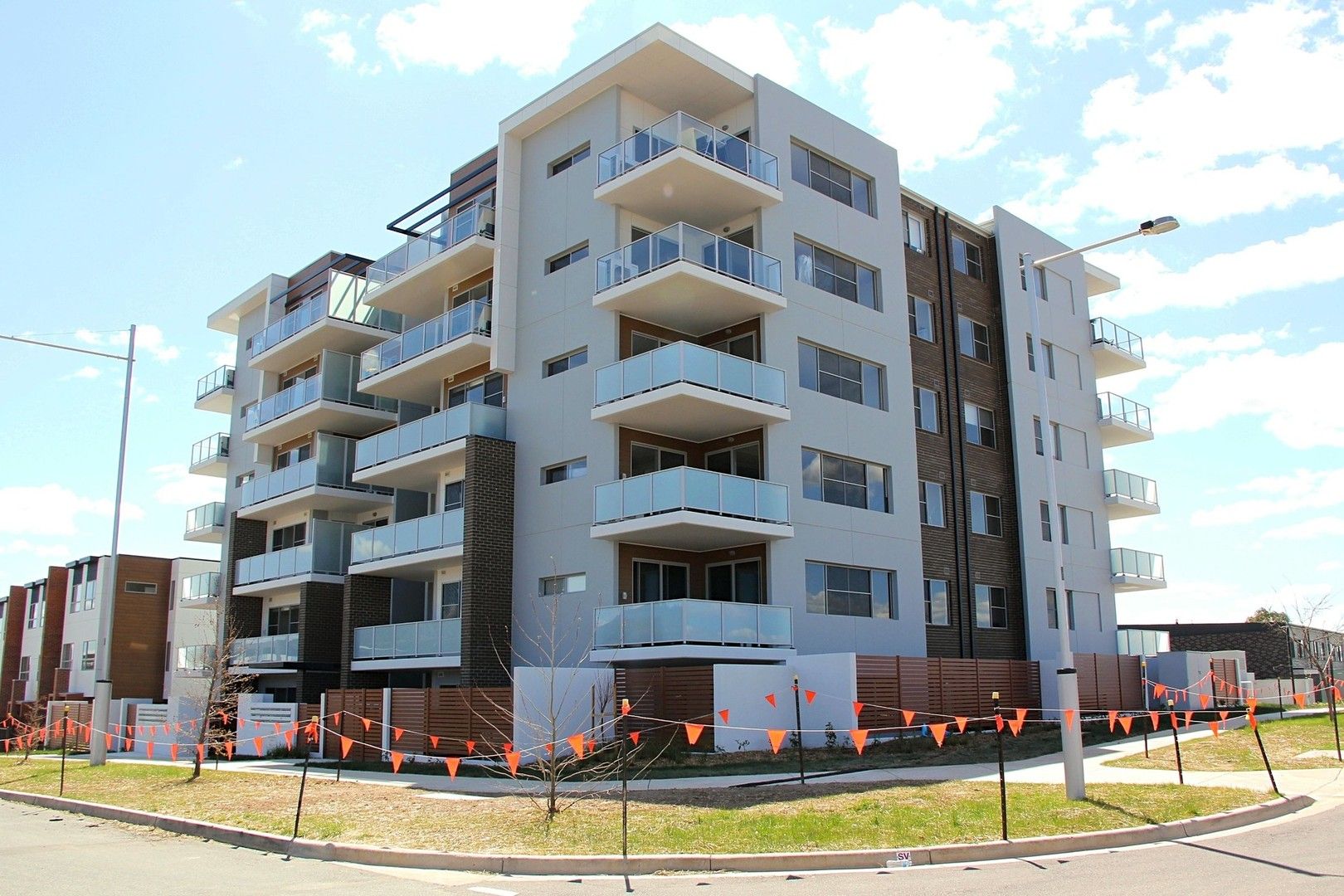 1 bedrooms Apartment / Unit / Flat in 16/120 John Gorton Drive COOMBS ACT, 2611