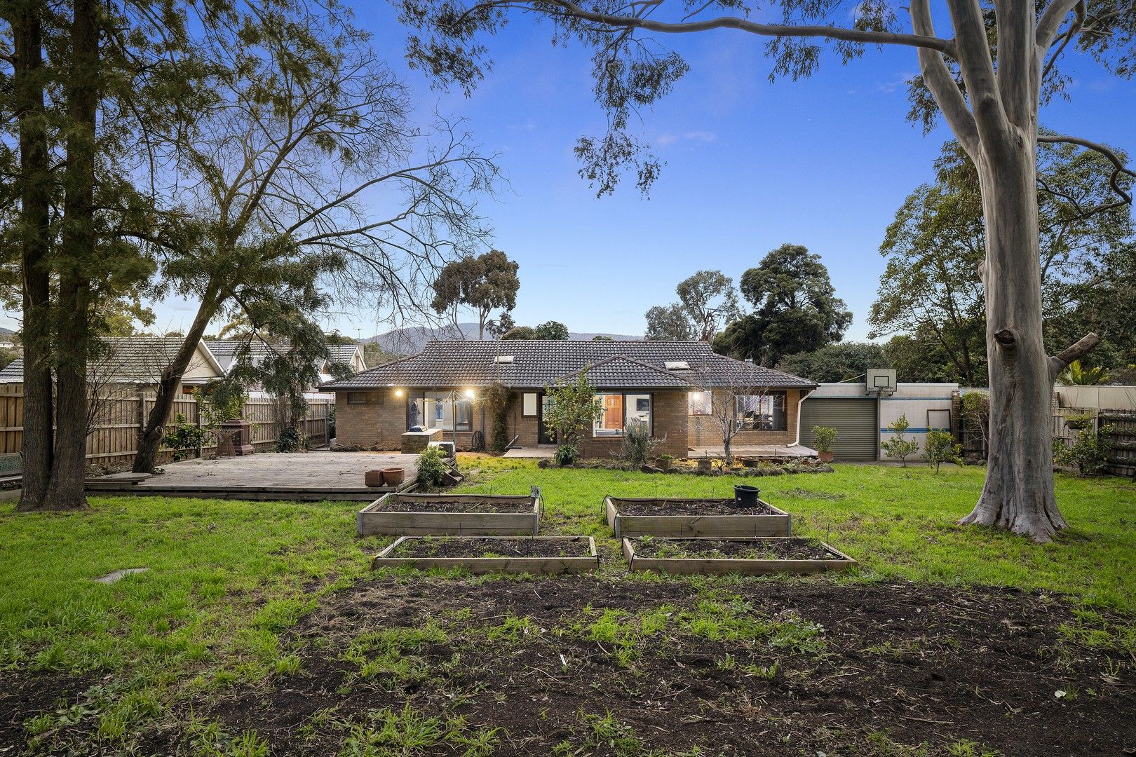 4 bedrooms House in 208 Scoresby Road BORONIA VIC, 3155