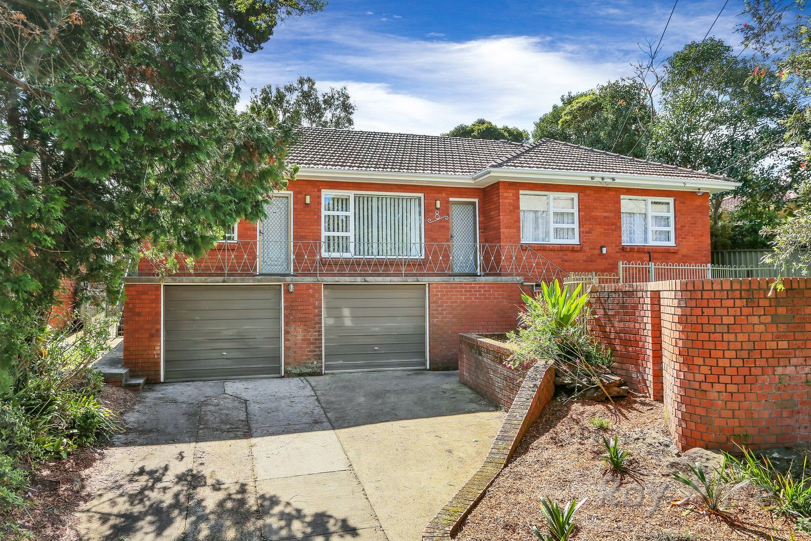 4 bedrooms House in 8 Narelle Avenue CASTLE HILL NSW, 2154
