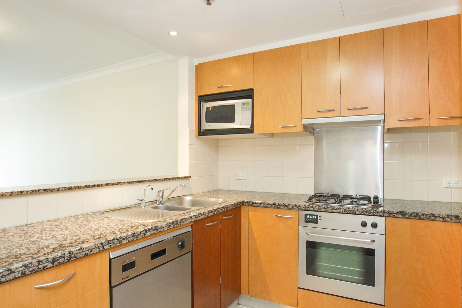 1405/281 Elizabeth Street, Sydney NSW 2000, Image 2