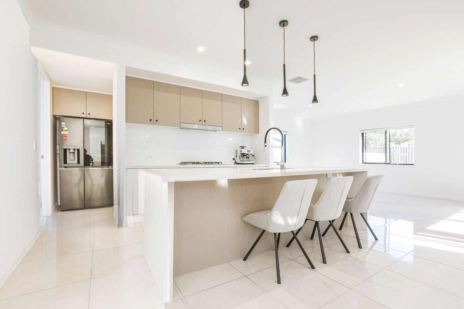 5 bedrooms House in 9 Frangipani Street ROCHEDALE QLD, 4123