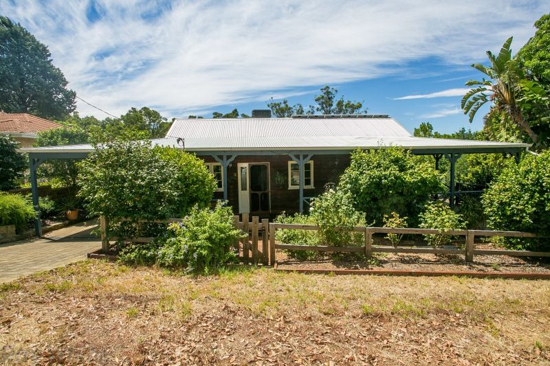 25 Nairn Road, Bickley WA 6076, Image 0