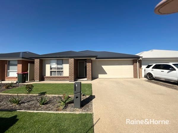4 bedrooms House in 4 Michael Road MUNNO PARA WEST SA, 5115