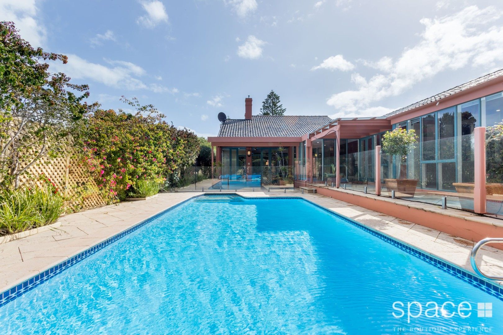 4 bedrooms House in 25 Kinkuna Way CITY BEACH WA, 6015