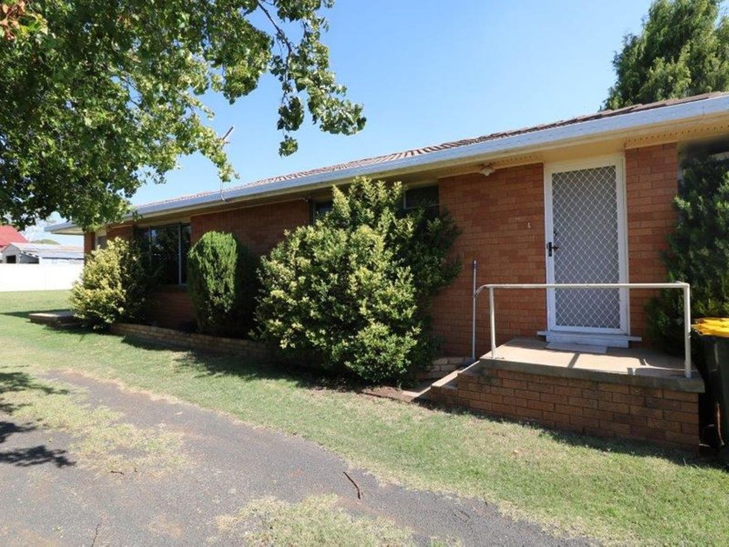 1/27 Lewis Street, Glen Innes NSW 2370