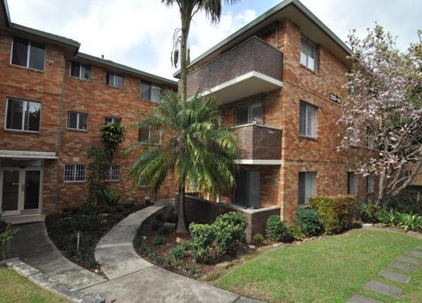 2 bedrooms Apartment / Unit / Flat in 16/210-214 Longueville Road LANE COVE NSW, 2066