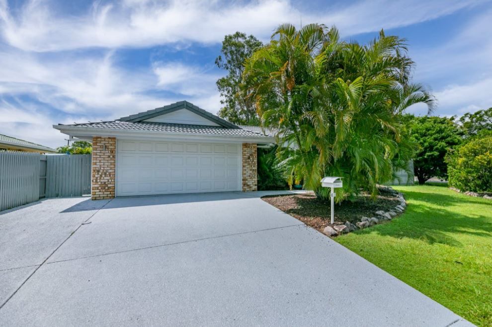 4 bedrooms House in 41 Riverwood Drive BELLMERE QLD, 4510