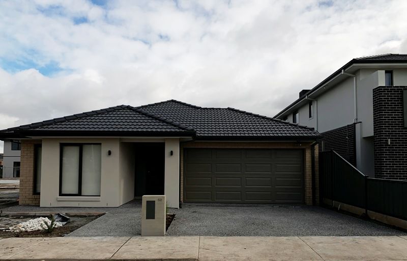 4 bedrooms House in 52 Mottlecah Circuit CRAIGIEBURN VIC, 3064