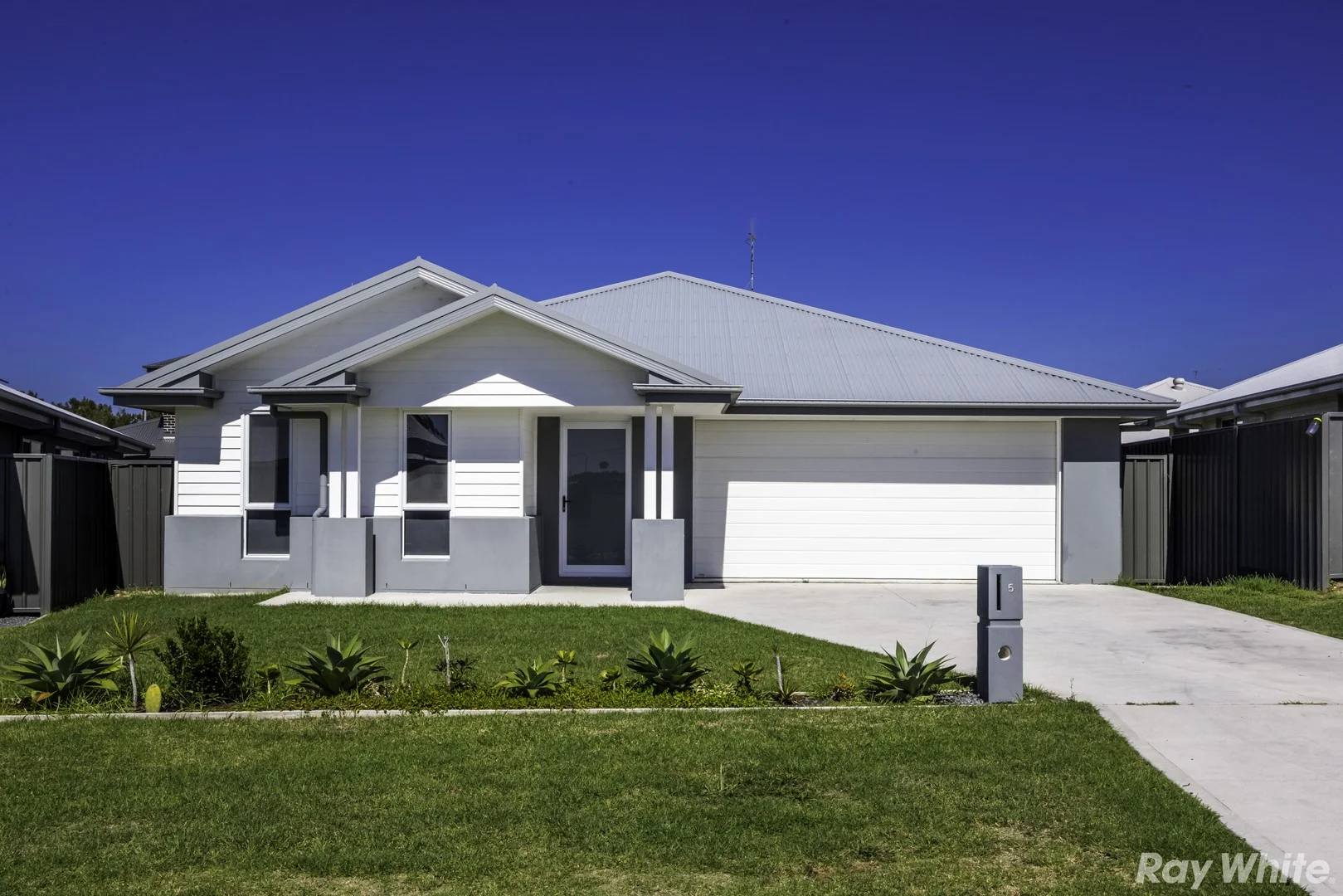 5 Neptune Avenue, Forster NSW 2428