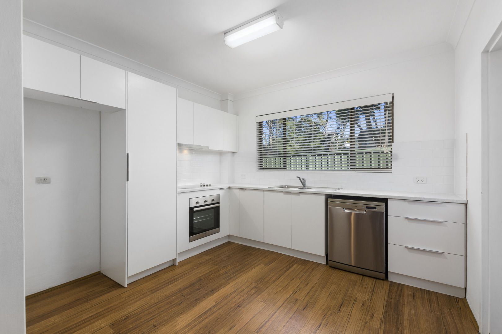 2/2 The Avenue, Corrimal NSW 2518, Image 1