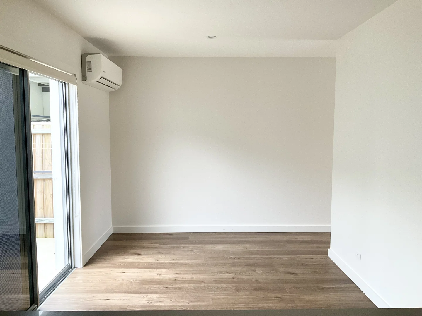 Additional image 9 of Lawson ACT 2617