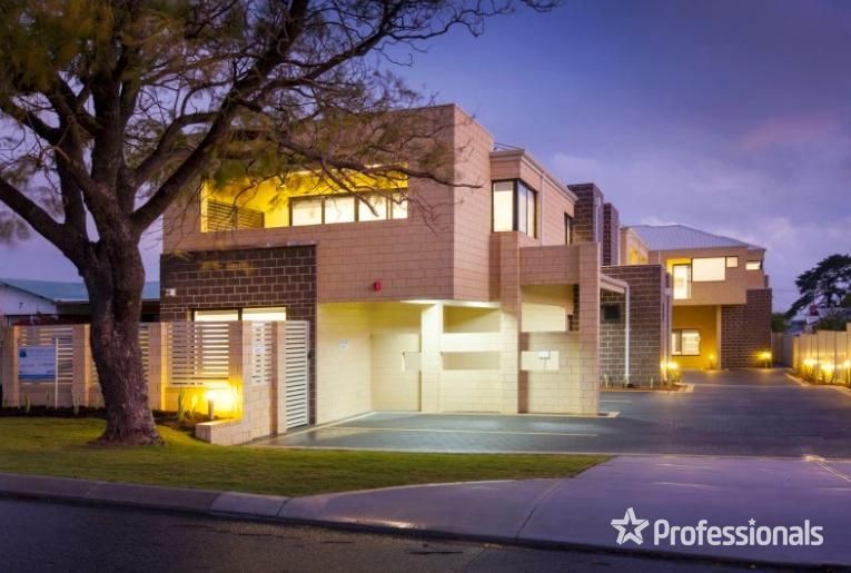 2 bedrooms House in 3/9 Narrung Way NOLLAMARA WA, 6061