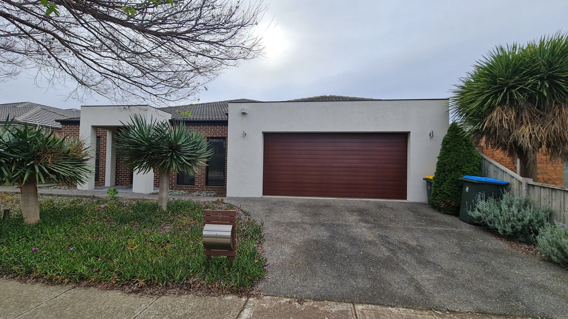 4 bedrooms House in 9 Bangalay Place POINT COOK VIC, 3030
