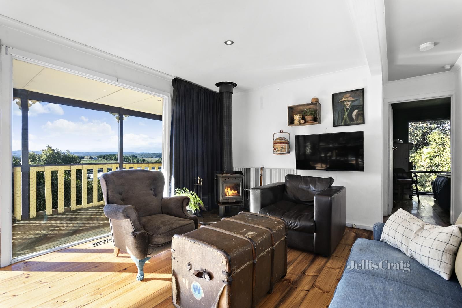2 bedrooms House in 3 Central Springs Road DAYLESFORD VIC, 3460