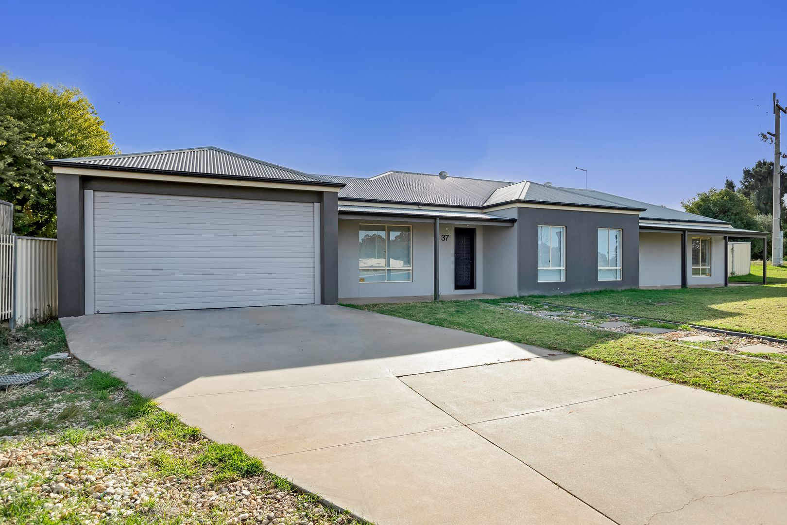 37 Midway Drive, Buronga NSW 2739, Image 1