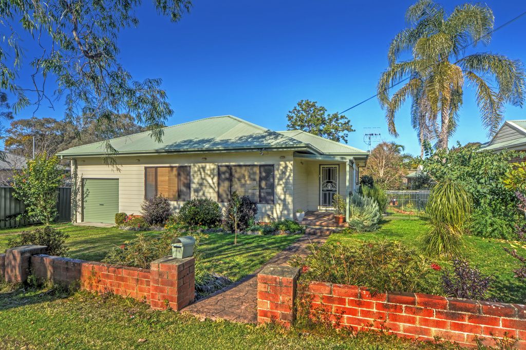 16 Oliver Parade, Nowra NSW 2541