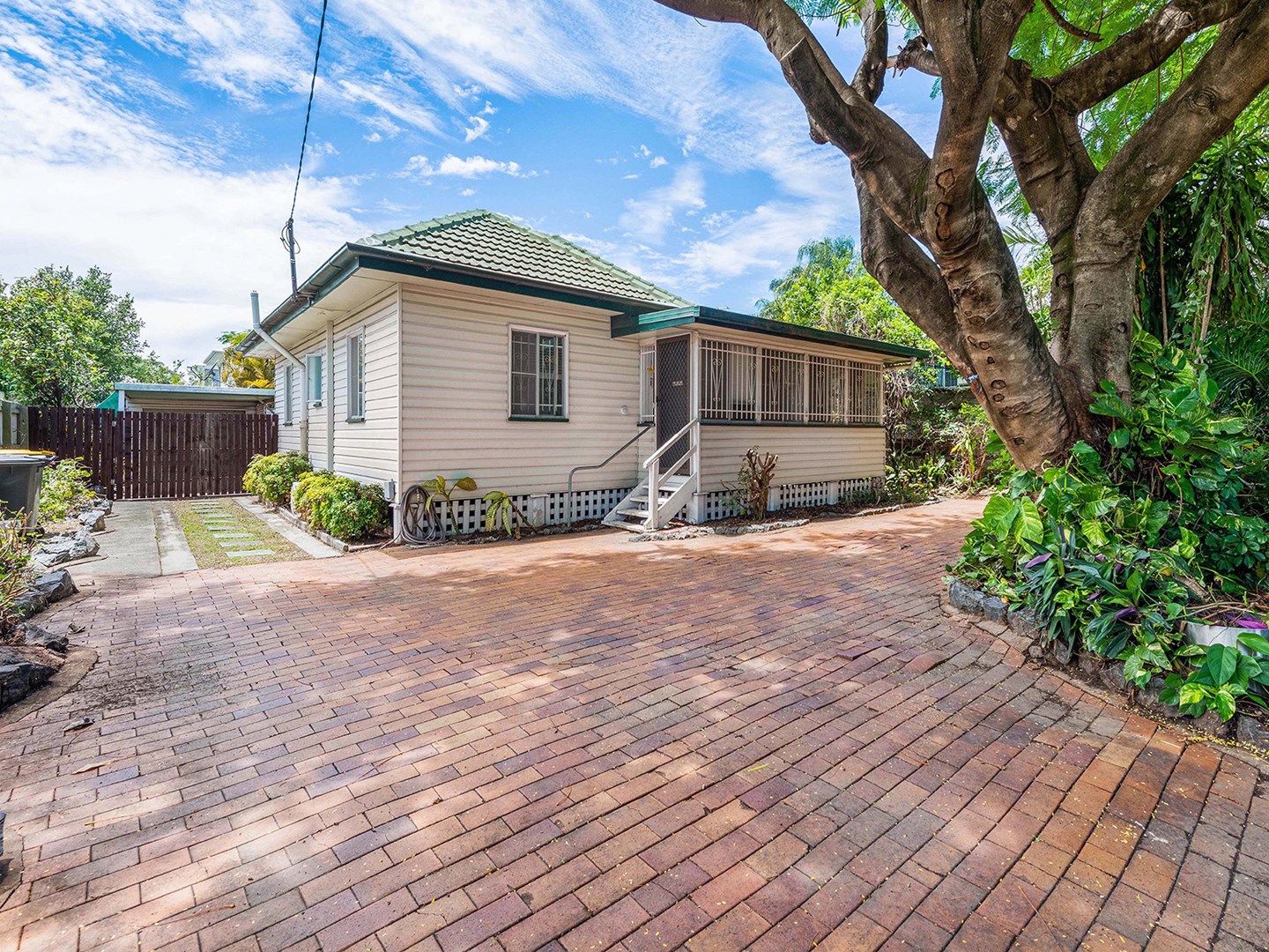 3 bedrooms House in 299 Nudgee Road HENDRA QLD, 4011