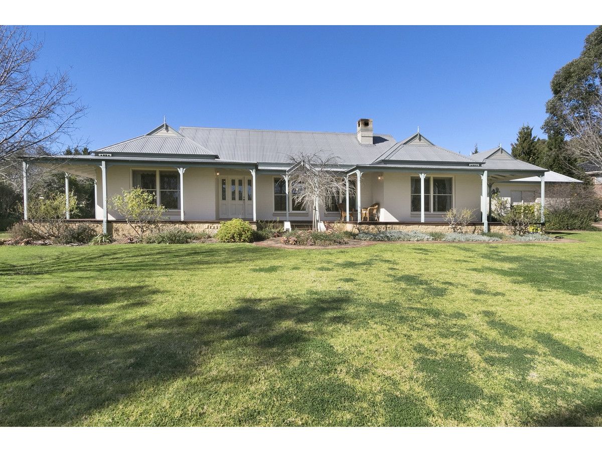 30 Benwerrin Crescent, Grasmere NSW 2570, Image 0