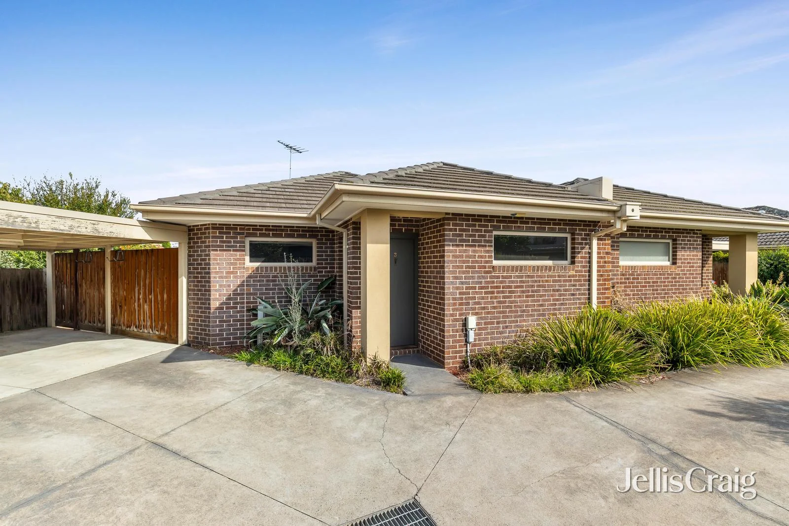 3/2 Jelf Court, Fawkner VIC 3060