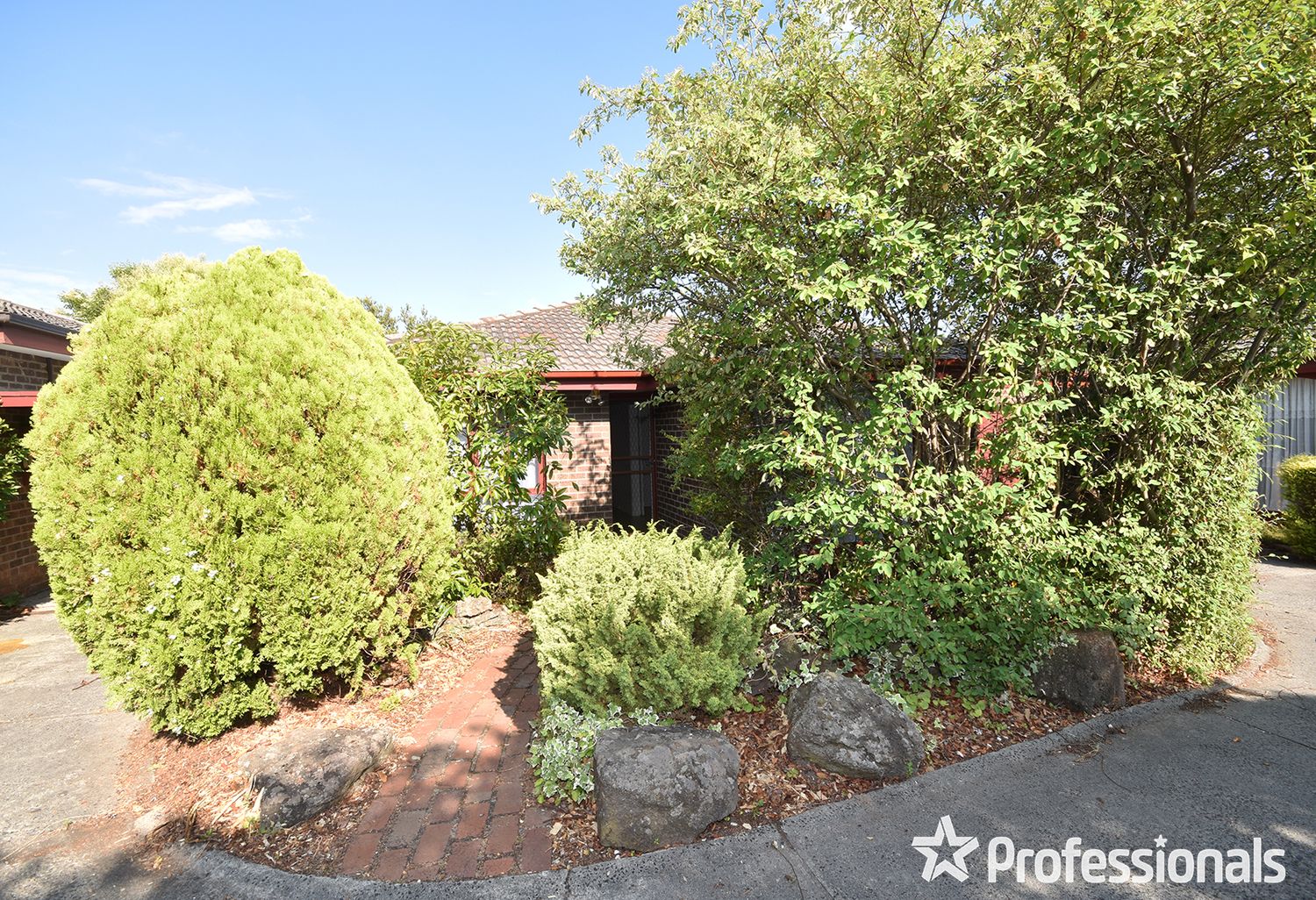 2 bedrooms House in 2/23 Bedford Road RINGWOOD VIC, 3134