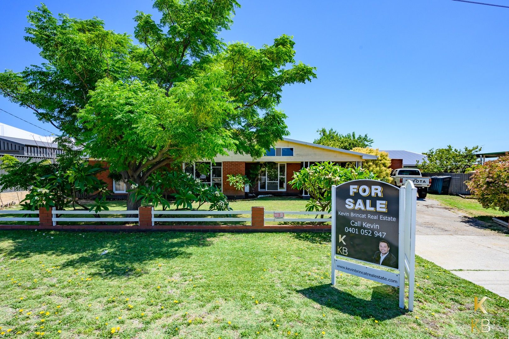 4 bedrooms House in 4 Dodd Pl WARNBRO WA, 6169