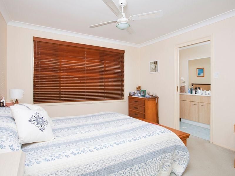 35 Geraldton Drive, REDHEAD NSW 2290, Image 2