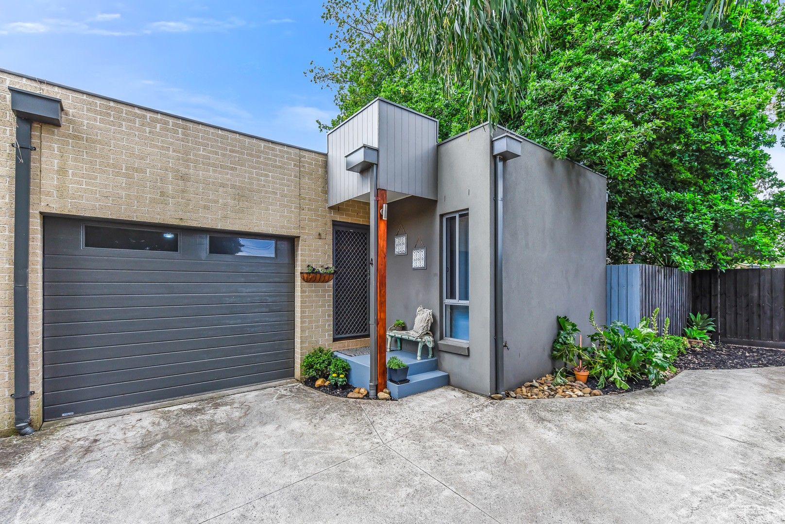 4/10 Jarvis Avenue, Croydon VIC 3136, Image 2