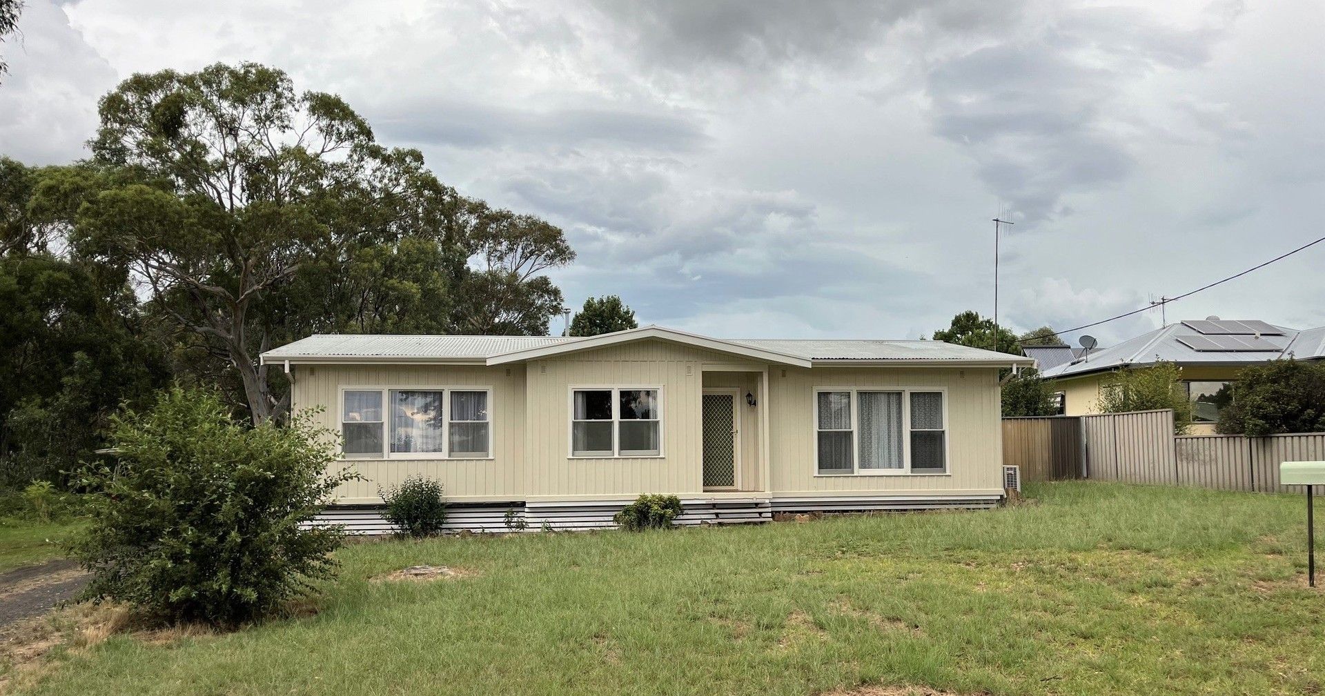 14 Edwards St, Coonabarabran NSW 2357 House For Rent 320 Domain