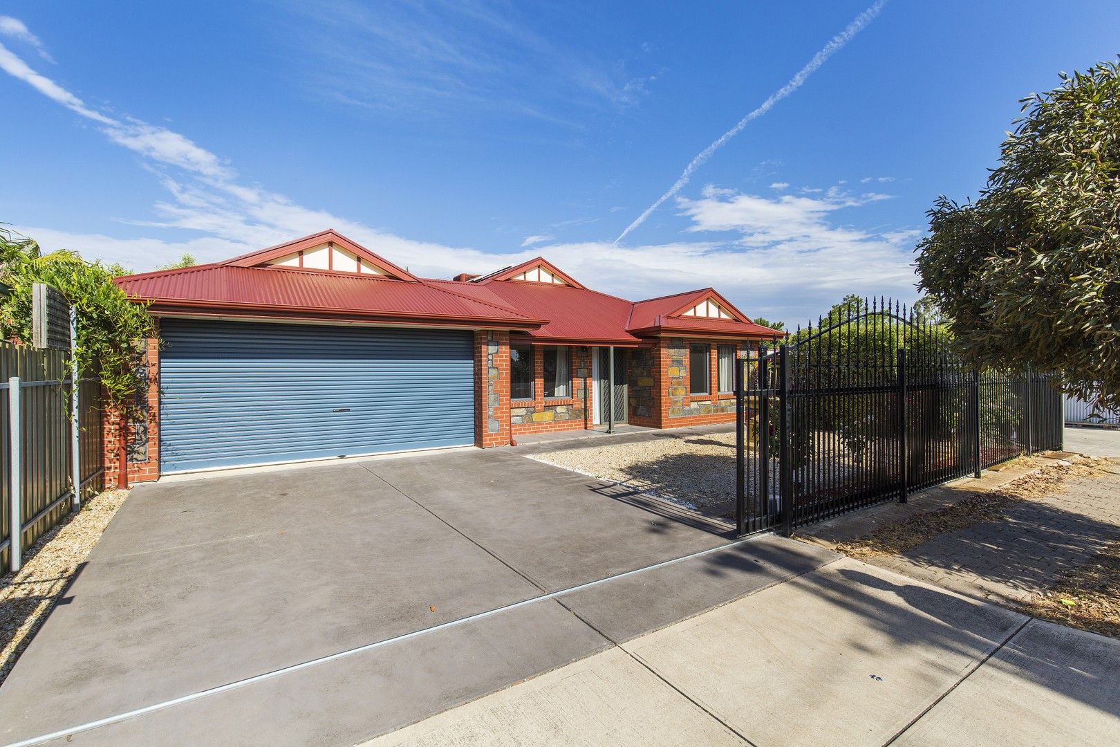 4 bedrooms House in 2a Pipers Avenue WINDSOR GARDENS SA, 5087