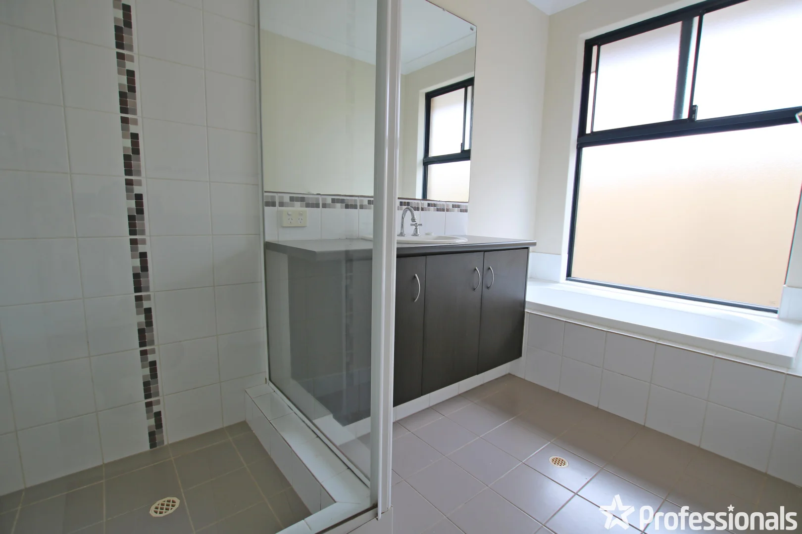 Additional image 15 of 4 Douro Terrace, Canning Vale WA 6155