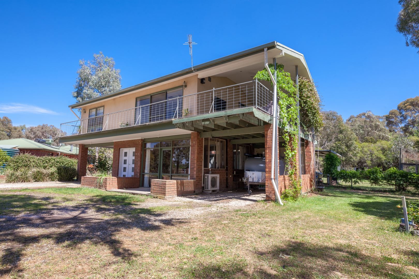 8 Church Street, Peechelba VIC 3678, Image 2