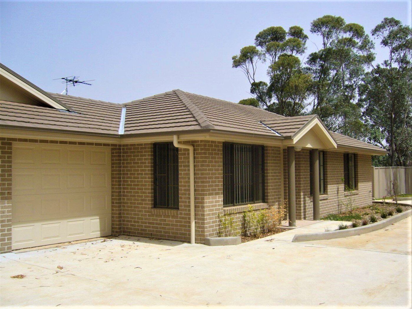 3 bedrooms Apartment / Unit / Flat in 2/63 Segenhoe Street ABERDEEN NSW, 2336