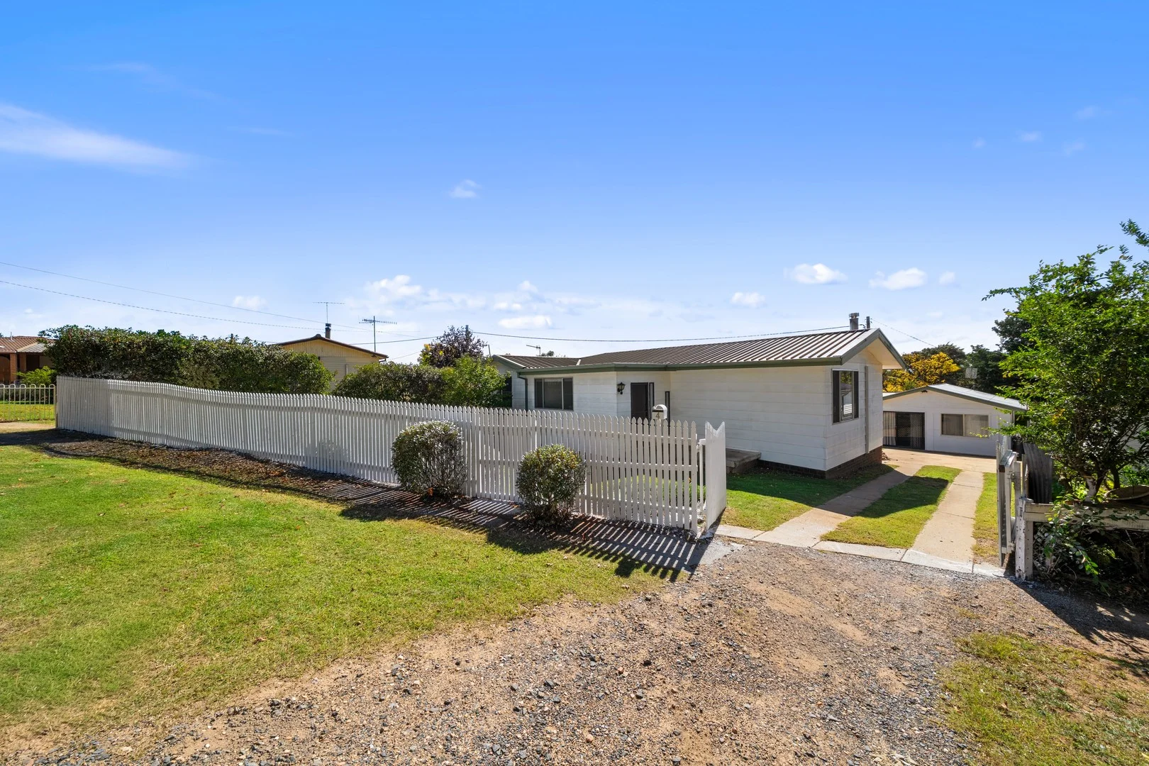 4 Walla Street, Cooma NSW 2630