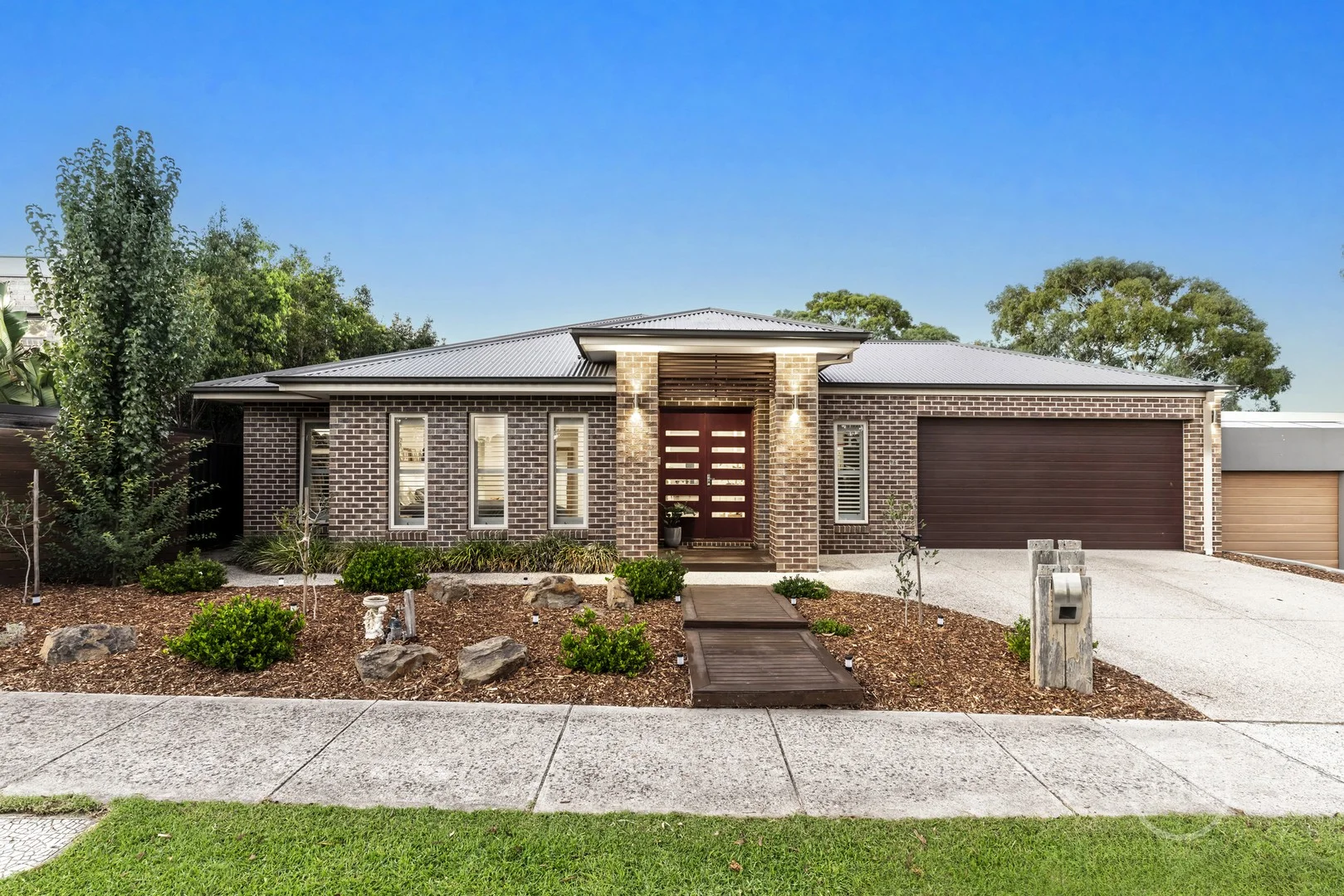 16 Wickham Place, St Helena VIC 3088