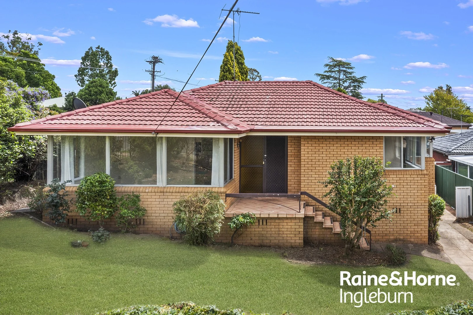 2 Carrington Circuit, Leumeah NSW 2560