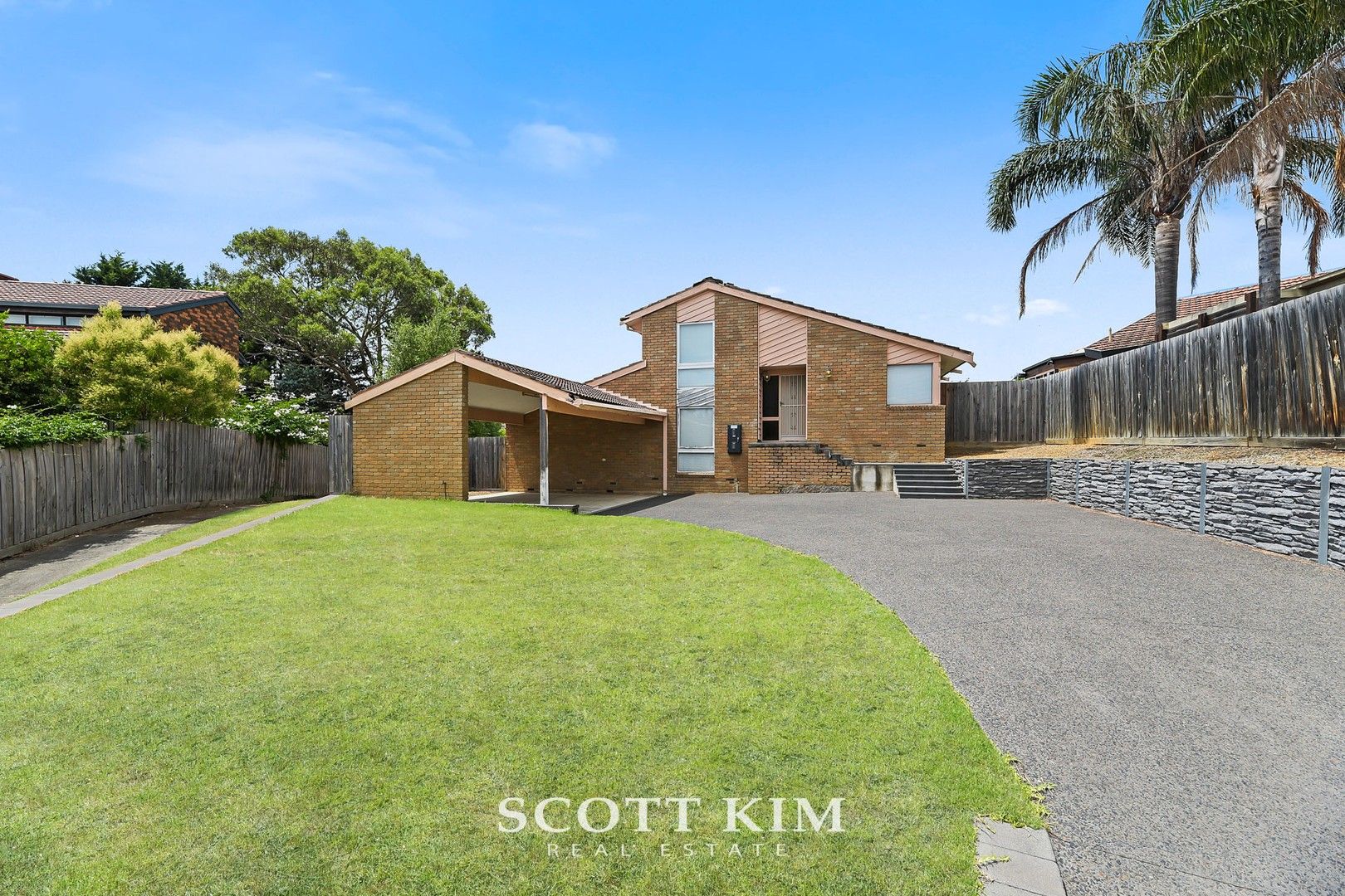 4 bedrooms House in 5 Tramore Close TEMPLESTOWE VIC, 3106