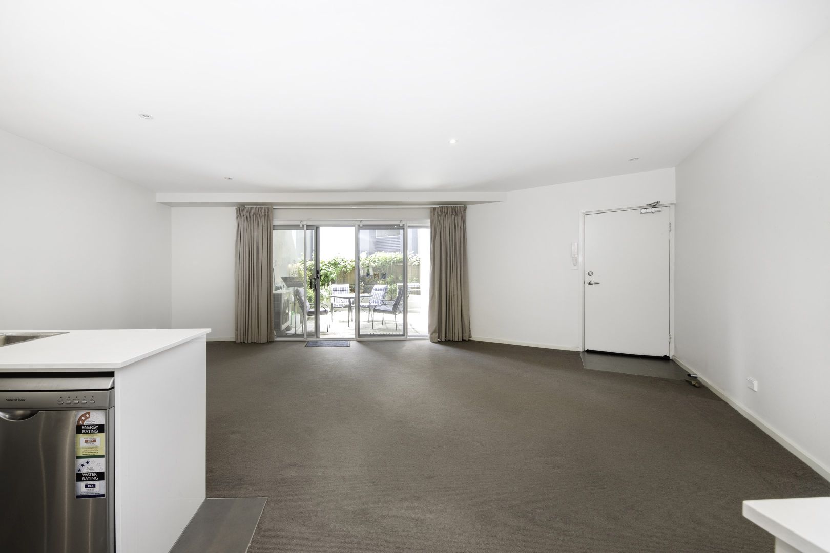 2/15 Strangways Street, Curtin ACT 2605, Image 2