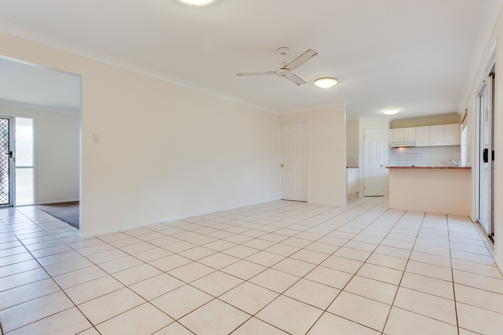 27 Pintail Crescent, Forest Lake QLD 4078, Image 2