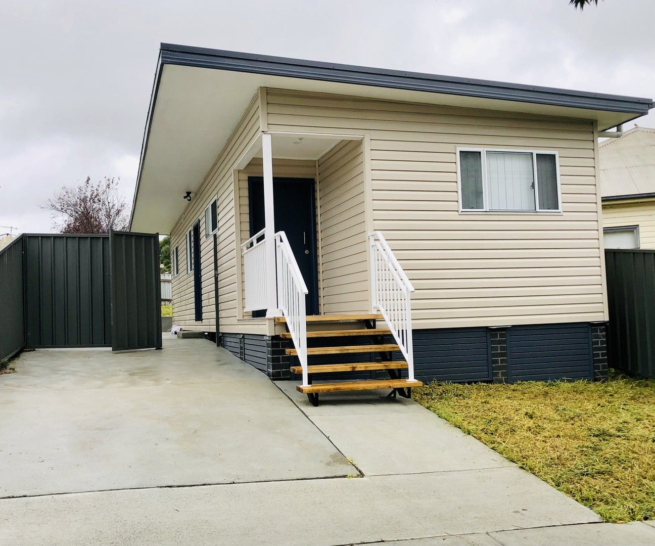 2 bedrooms Studio in 2A Hill Street GOULBURN NSW, 2580