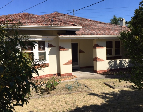 19 Oakdene Crescent, Carnegie VIC 3163