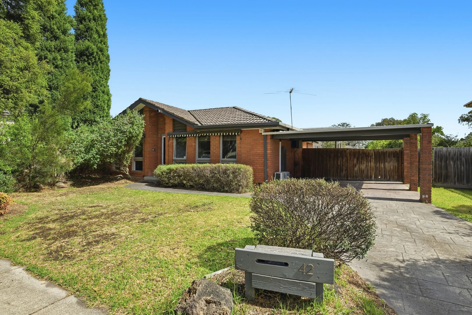 42 Mowbray Drive, Wantirna South VIC 3152