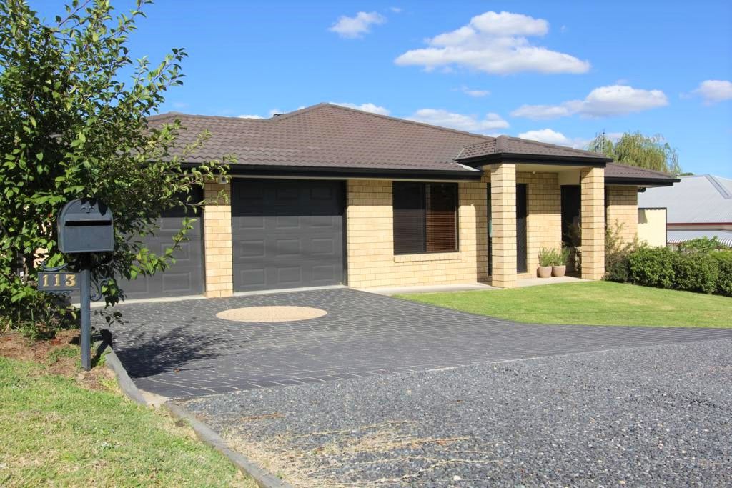 4 bedrooms House in 113 Pelham Street TENTERFIELD NSW, 2372