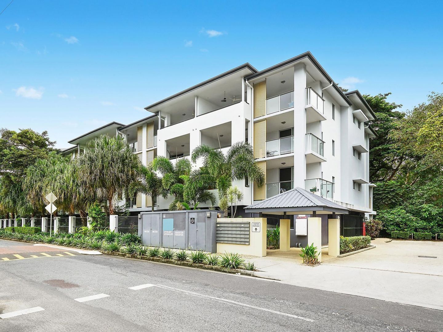 27/9-15 Mclean Street, Cairns North QLD 4870